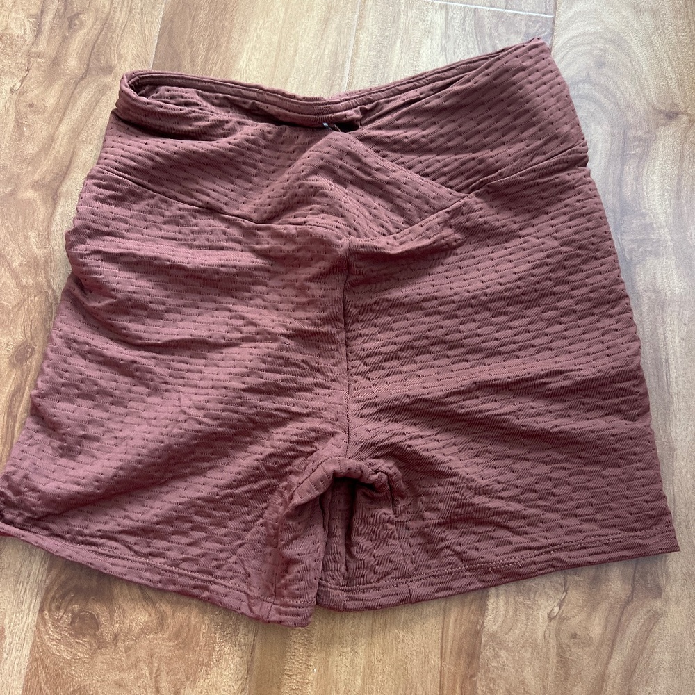 CSB textured Scrunch shorts